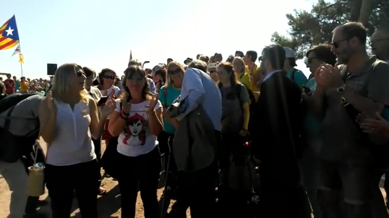 Gritos de 'Unidad' a la llegada de Quim Torra a un acto de JxCat