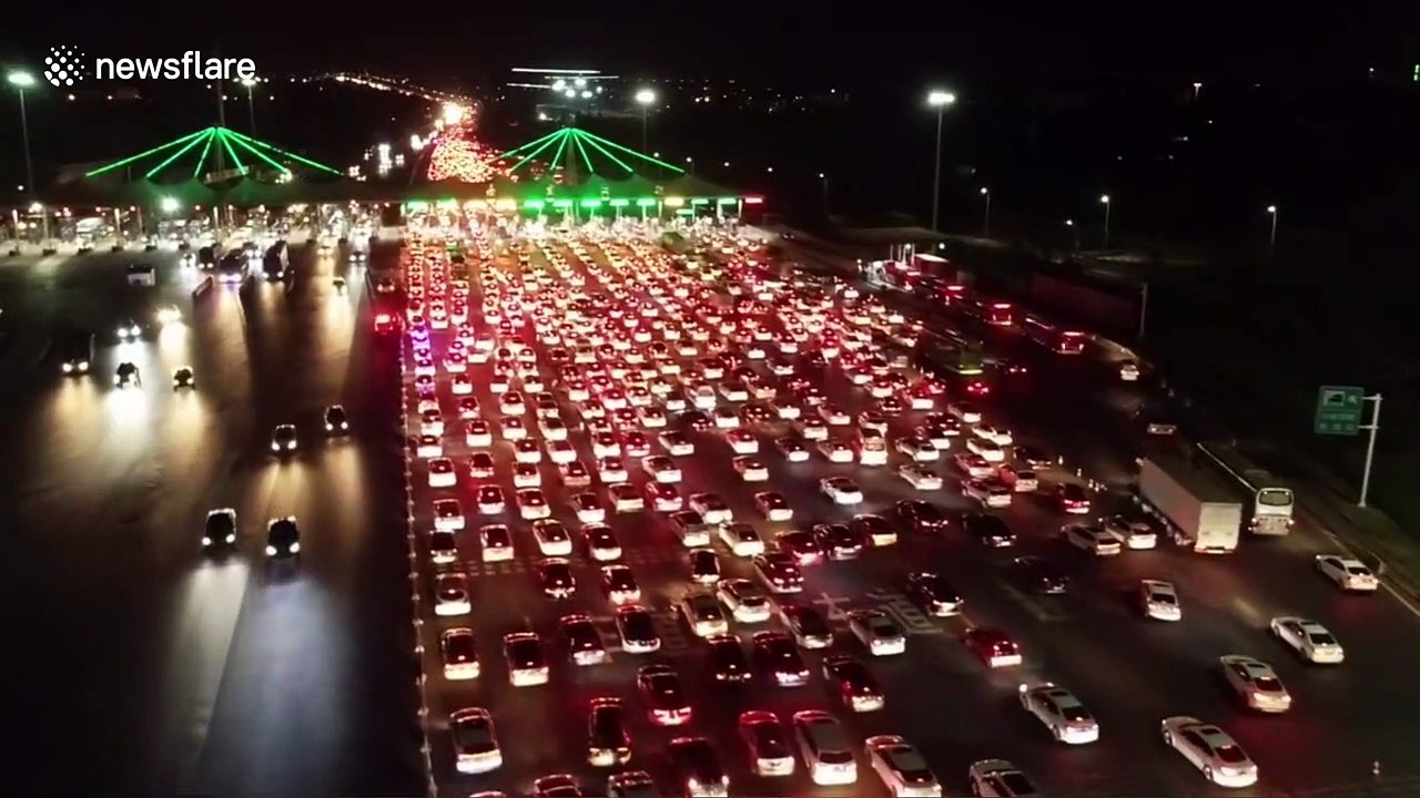 Drone footage shows vast traffic jam on Chinese highway before Golden Week