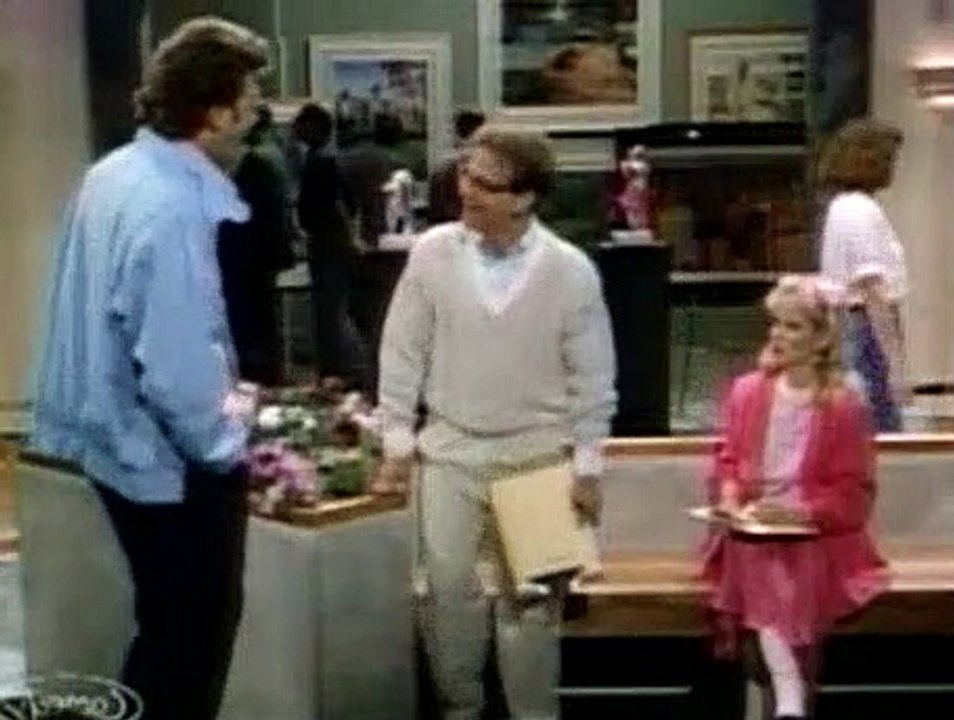 Newhart S07E22 MallingInLoveAgain