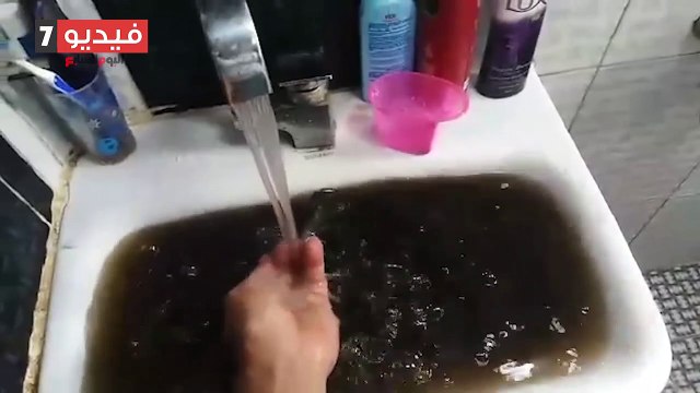 أهالي قرية دروة بالمنوفية يشكون تلوث مياه الشرب وتحولها للون الأسود