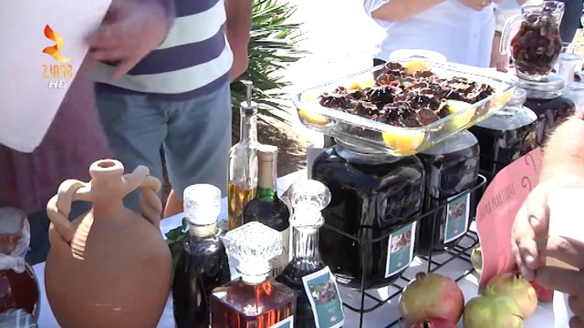 FESTA E VERËS NË NARTË BANORËT EKSPOZOJNË VERËN DHE GATIMET TRADICIONALE