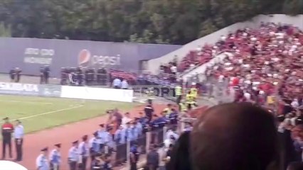 Report TV - Përplasja mes tifozëve, FNSH dhe Policia marrin në dorë derbin e kryeqytetit