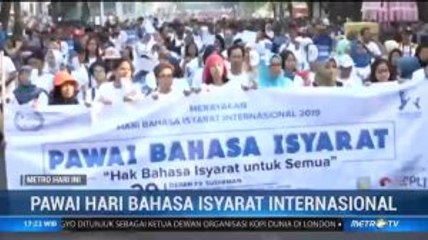 Pawai Hari Bahasa Isyarat Internasional Digelar di CFD Jakarta
