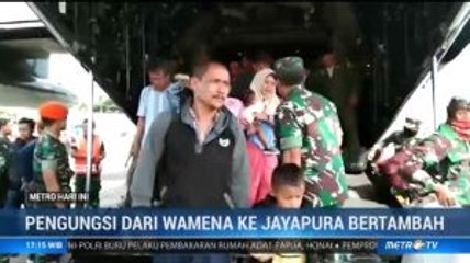 Video herunterladen: Pengungsi Korban Kerusuhan Wamena Terus Bertambah