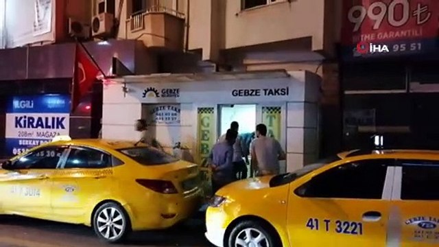 Taksi şoförü bulduğu içi para dolu cüzdanı sahibine ulaştırdı
