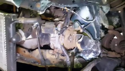 Carro e caminhão batem na BR-277 em Cascavel