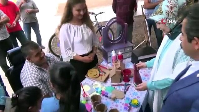 Bu kafenin tüm çalışanları down sendromlu bireyler