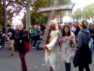 Gilet Jaune et Techno parade 28 septembre 2019