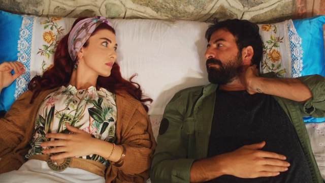 Kuzey Yıldızı İlk Aşk 3. Bölüm Yıldız ve Kuzey Aynı Yatakta