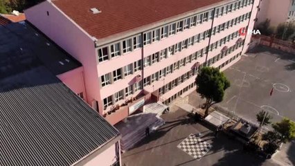 İstanbul'da ağır hasarlı okul havadan görüntülendi