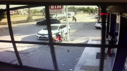 Adana otomobilin çarptığı motosikletli öldü