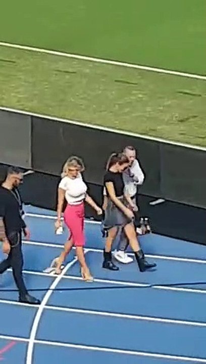 Los ultras del Nápoles cantan a Diletta Leotta