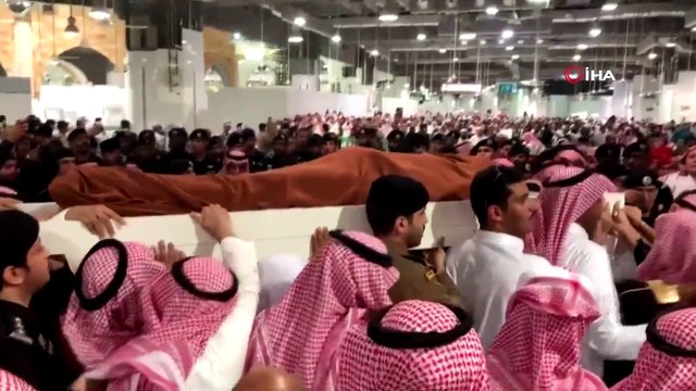 - Kral Selman’ın öldürülen yakın koruması için Mescid-i Haram'da cenaze namazı