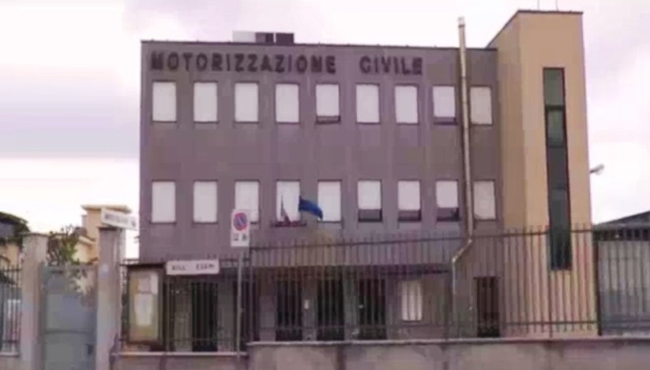 Caserta - La cricca delle patenti facili, 13 arresti: coinvolti funzionari Motorizzazione (30.09.19)