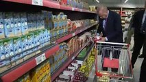 Cumhurbaşkanı Erdoğan, Tarım Kredi Kooperatifi tarafından açılan satış ofisinden alışveriş yaptı