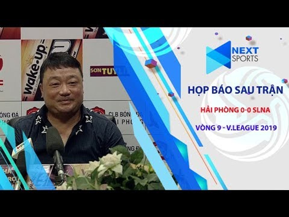 Hai HLV Trương Việt Hoàng cùng Nguyễn Đức Thắng đều hài lòng với 1 điểm giành được sau trận hòa 0-0