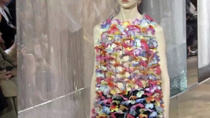 Nina Ricci fusiona nostalgia e innovación en París