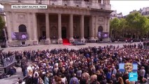 Obsèques de Jacques Chirac : Claude Chirac et son fils Martin saluent les Français devant Saint-Sulpice
