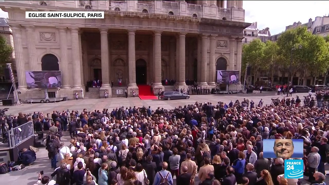 Obsèques de Jacques Chirac : Claude Chirac et son fils Martin saluent les Français devant Saint-Sulpice