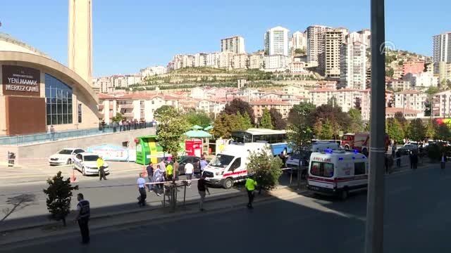 Halk otobüsü yayalara çarptı: 3 ölü (2)