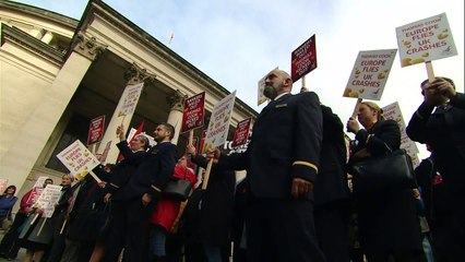 Thomas Cook staff protest outside Tory conference
