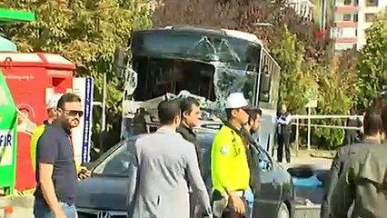 Halk otobüsü yolcu durağına girdi, 3 kişi hayatını kaybetti