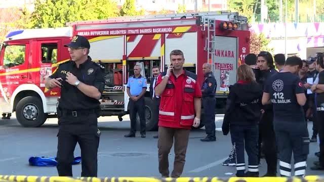 Halk otobüsü yayalara çarptı: 3 ölü (3)