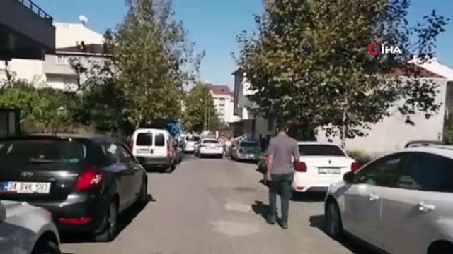 Sancaktepe’de iddiaya göre bir kadın, silahlı bir şahsın saldırına uğrayarak karnından vuruldu. Ağır yaralı kadın hastaneye kaldırılırken polis olayla ilgili inceleme başlattı.