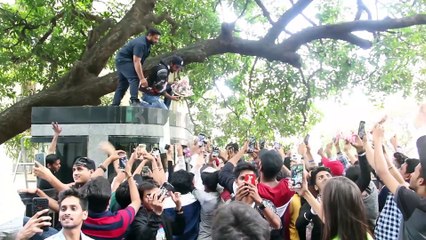 Watch How Ranbir Kapoor Celebrates His Birthday with Fans