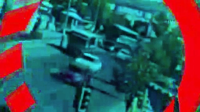 Başkent'te halk otobüsü kazası güvenlik kamerasına yansıdı