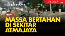 Massa Masih Bertahan di Sekitar Kampus Atmajaya