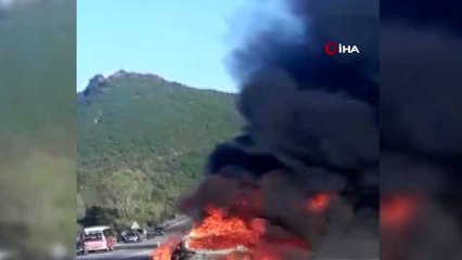 Lüks araç alev topuna döndü