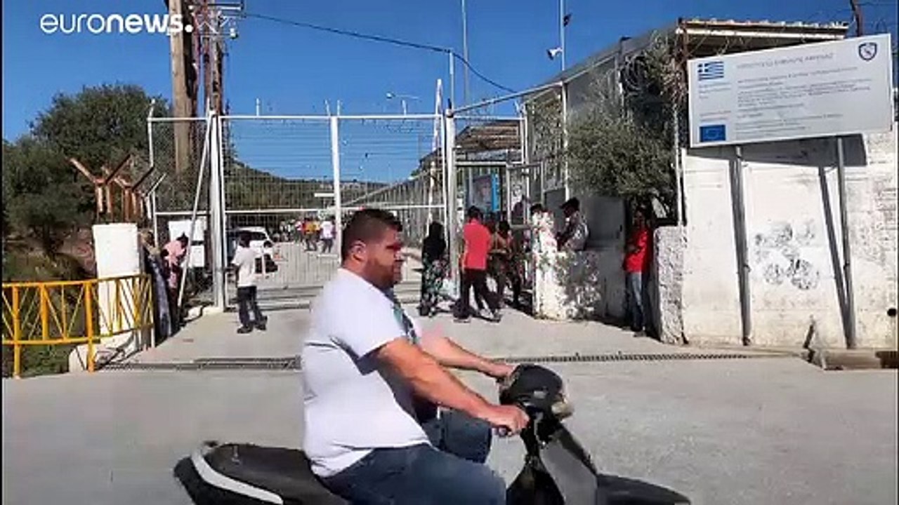 أمٌ ورضيعها يقضيان في حريق بمخيم للاجئين بجزيرة ليسبوس اليونانية