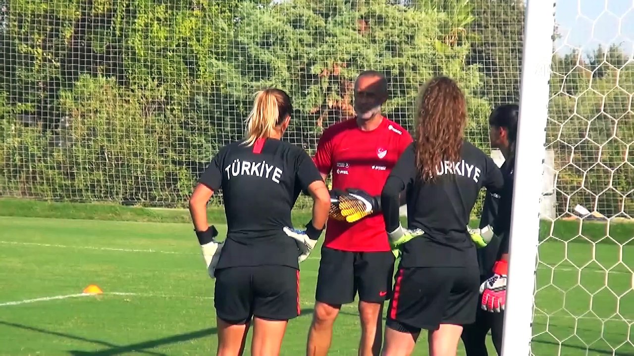 Genç Milli Kadın Futbol Takımının hedefi Elit Tur'a yükselmek - ANTALYA