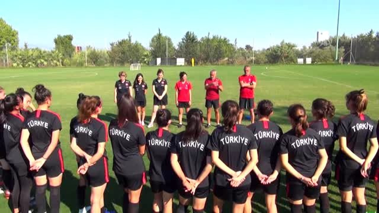 Genç Milli Kadın Futbol Takımının hedefi Elit Tur'a yükselmek