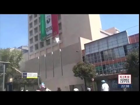 Se enfrentan integrantes del SME en Insurgentes Centro | Noticias con Ciro Gómez Leyva