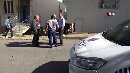 Sancaktepe'de bir kadın kaldırımda silahla vurulmuş halde bulundu