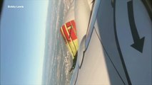 Havada panik anları: Uçağın motor kapağı açıldı