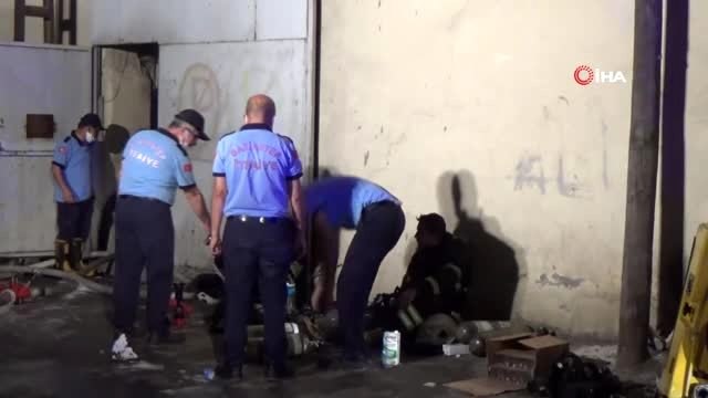 İplik atölyesinde çıkan yangın söndürüldü, 6 itfaiye eri dumandan etkilendi