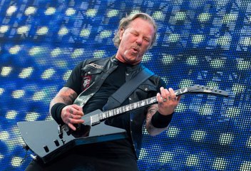 Metallica Frontman James Hetfield Back in Rehab