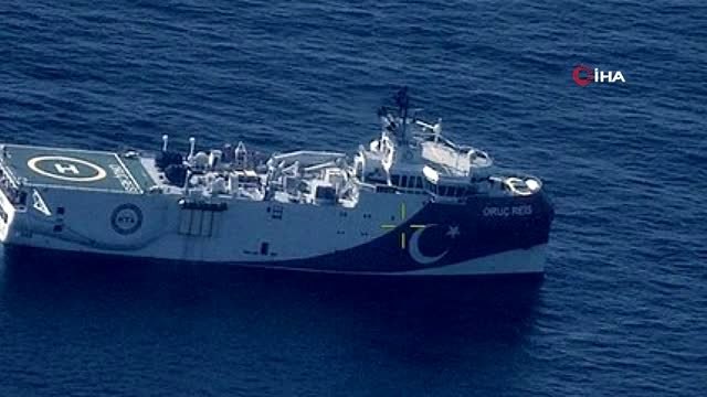 Fatih Sondaj ve Oruçreis Araştırma Gemileri deniz karakol uçakları ve İHA'ların eşliğinde Deniz...