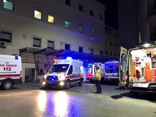 Cinnet getiren koca eşini bıçakladıktan sonra intihar girişiminde bulundu