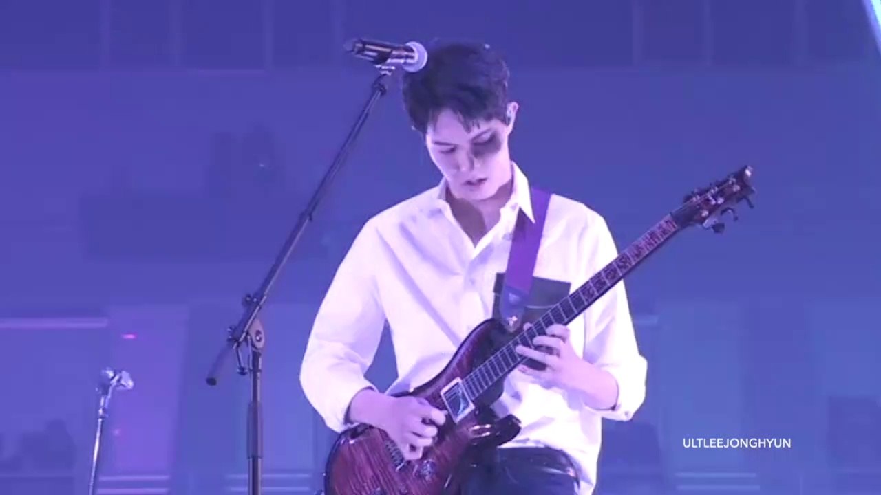 CNBLUE 2017 Arena Tour Starting Over - Lee Jong Hyun guitar solo