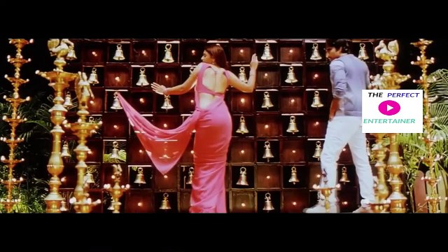 Film actress Richa Gangopadhyay showing her hot navel and hot back in pink saree and in green saree that is too romantic