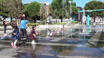 Yaz bitti çocukların su sevgisi bitmedi