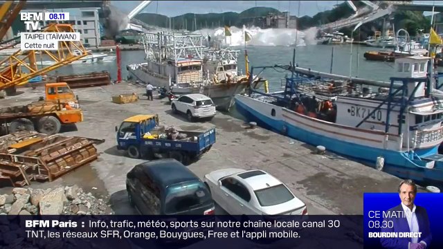 À Taïwan, un pont de 140 mètres s'effondre soudainement