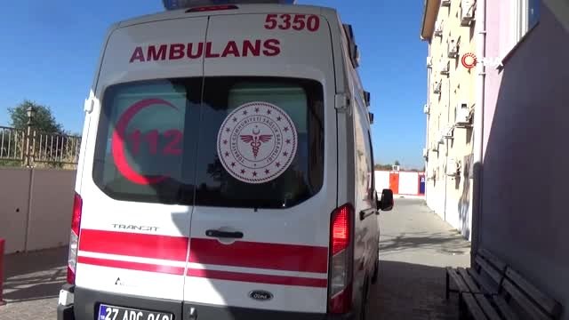 Sınırda devriye atan askeri araç şarampole devrildi: 2 asker yaralı