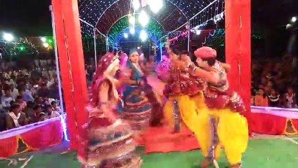 Artist performing Garbha Dance in Navratri