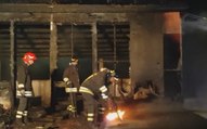 Marina di Ragusa - In fiamme una casa di legno, nessun ferito (02.10.19)