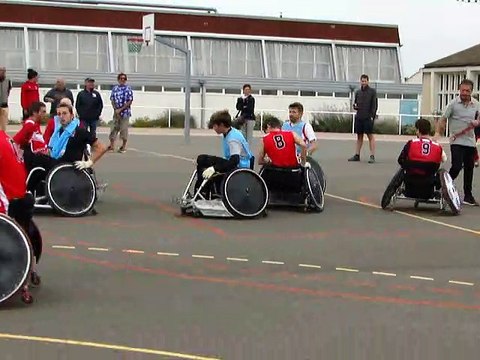 Démonstration de rugby fauteuil à Surgères